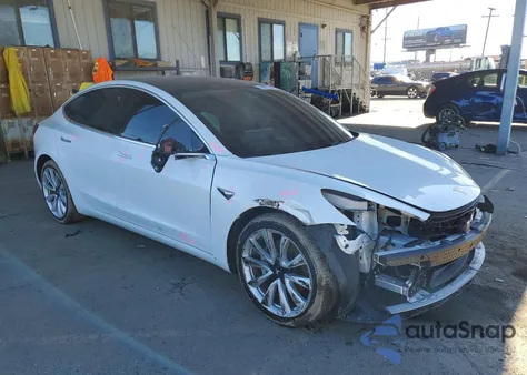 2018 Tesla Model 3 z USA, uszkodzony, nr VIN 5YJ3E1EA9JF042885